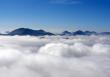 Ponad chmurami- widok ze szlaku na Ciemniak