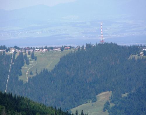 Widok na Gubałówkę z Przełęczy Między Kopami